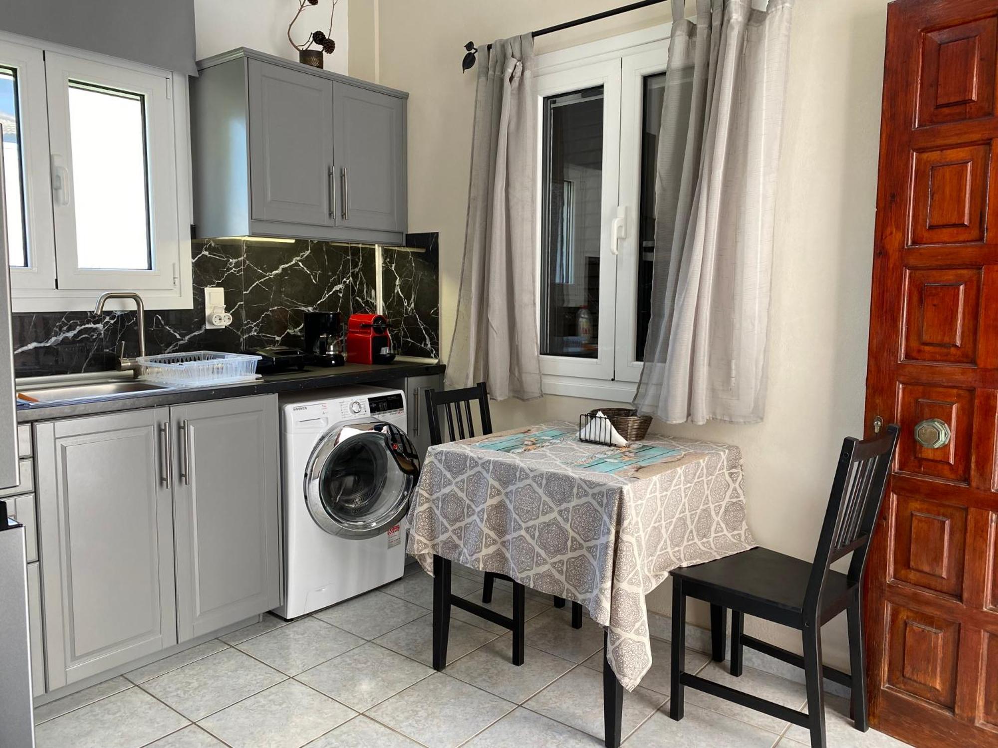 Alexander Apartments Roda  Extérieur photo