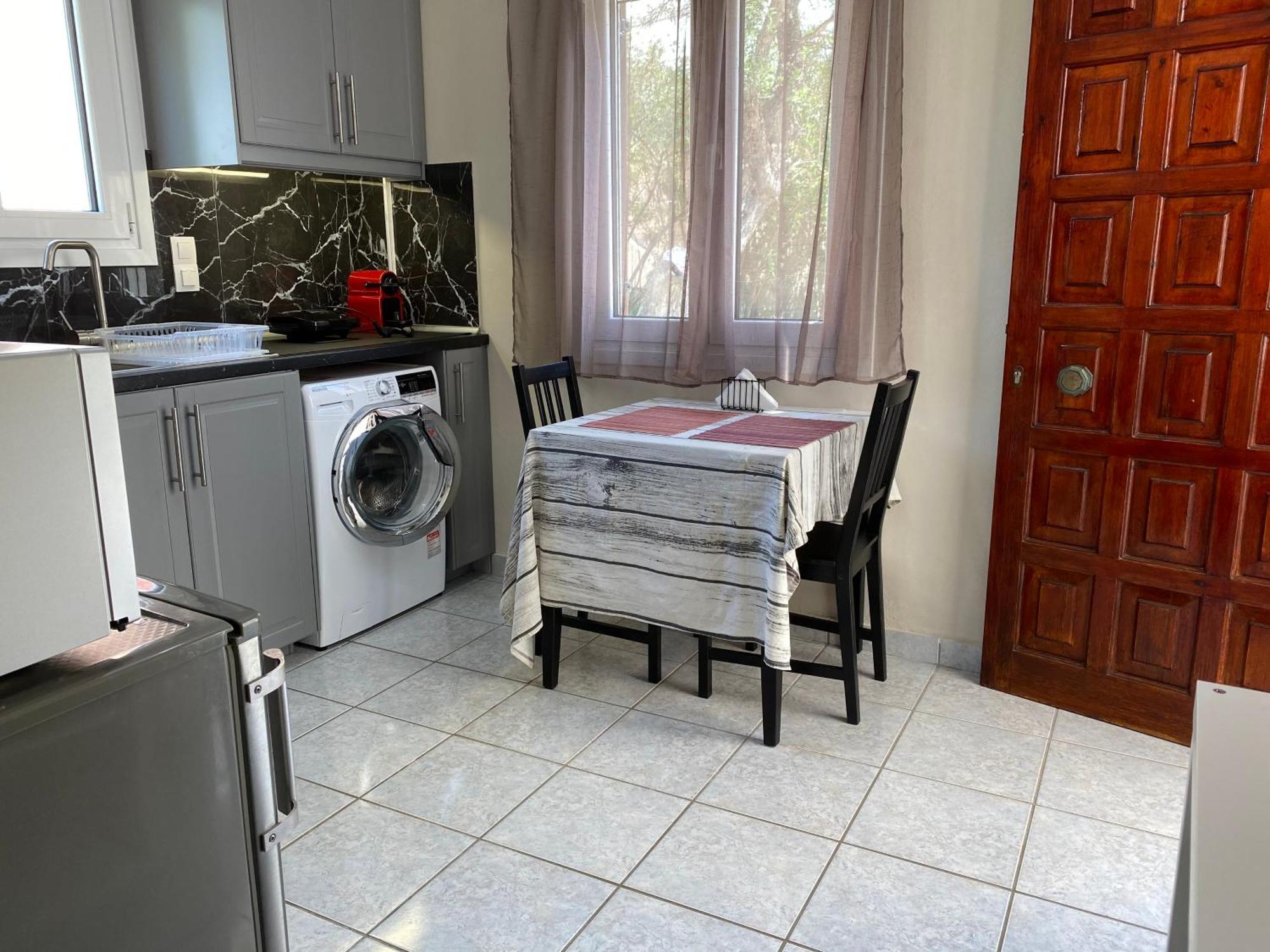 Alexander Apartments Roda  Extérieur photo