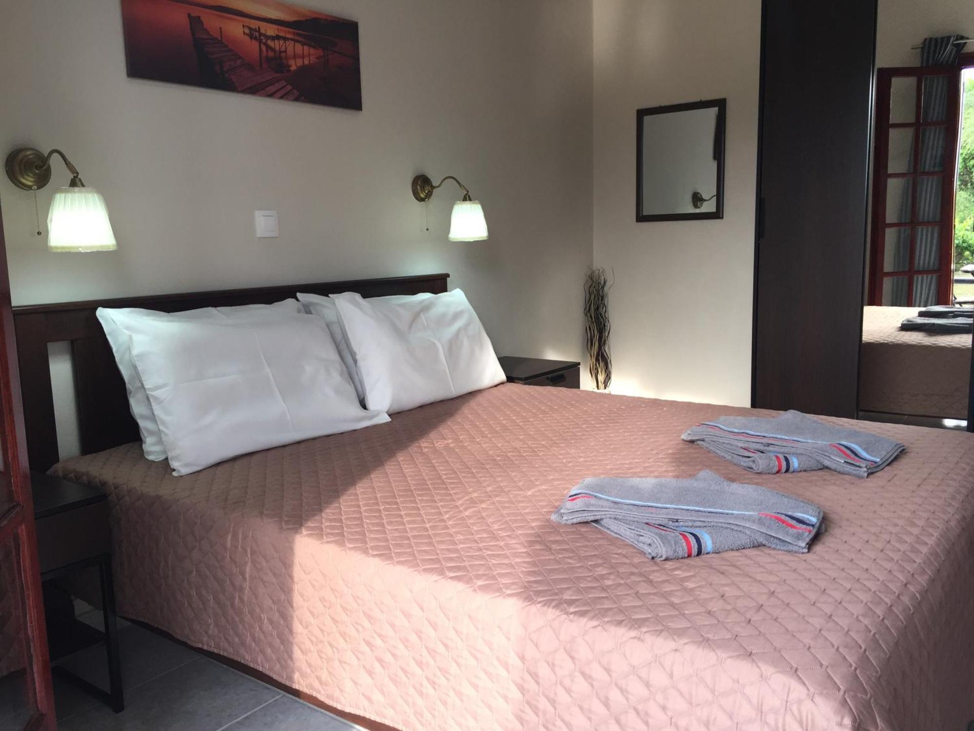 Alexander Apartments Roda  Extérieur photo
